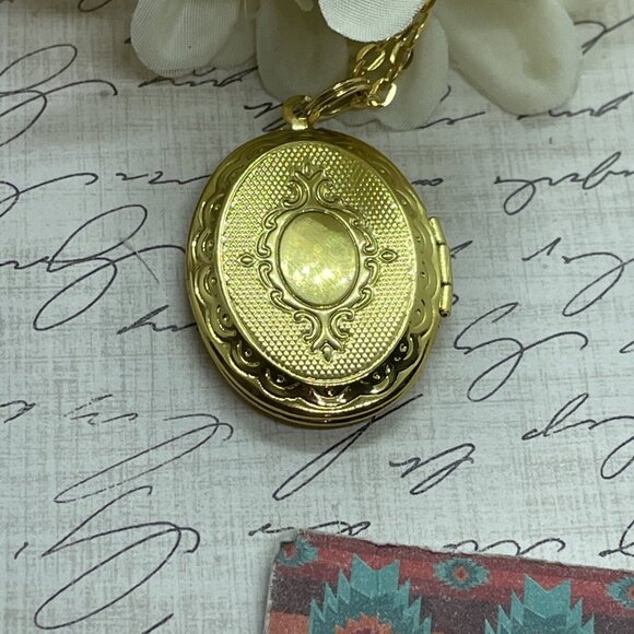 Gold Red Bird Cardinal Memorial Jewelry Locket Necklace Pendant Wedding spring - Picture 6 of 9